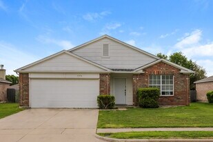 1506 Clemson Dr in Glenn Heights, TX - Building Photo
