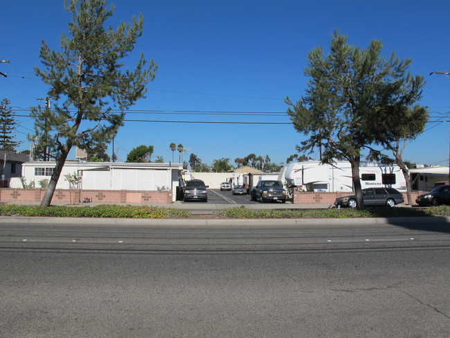 Fairhaven Trailer Park in Bellflower, CA - Building Photo - Building Photo