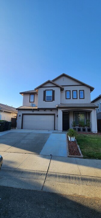2963 Frigate Bird Dr in Sacramento, CA - Building Photo