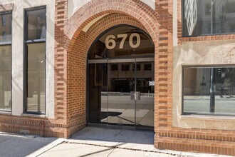 670 N Clark St in Chicago, IL - Building Photo - Building Photo