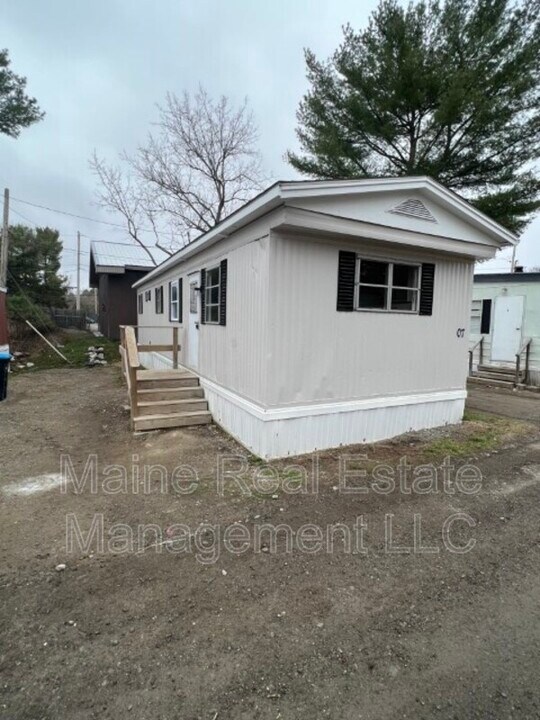 715 College Ave Photo
