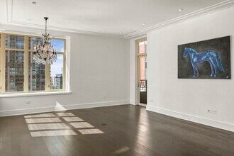 118 E Erie St, Unit 25D in Chicago, IL - Building Photo - Building Photo