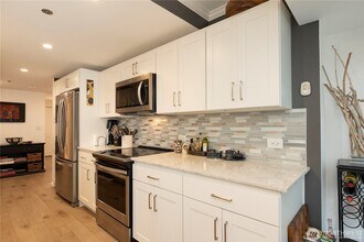 121 Vine St in Seattle, WA - Building Photo - Building Photo