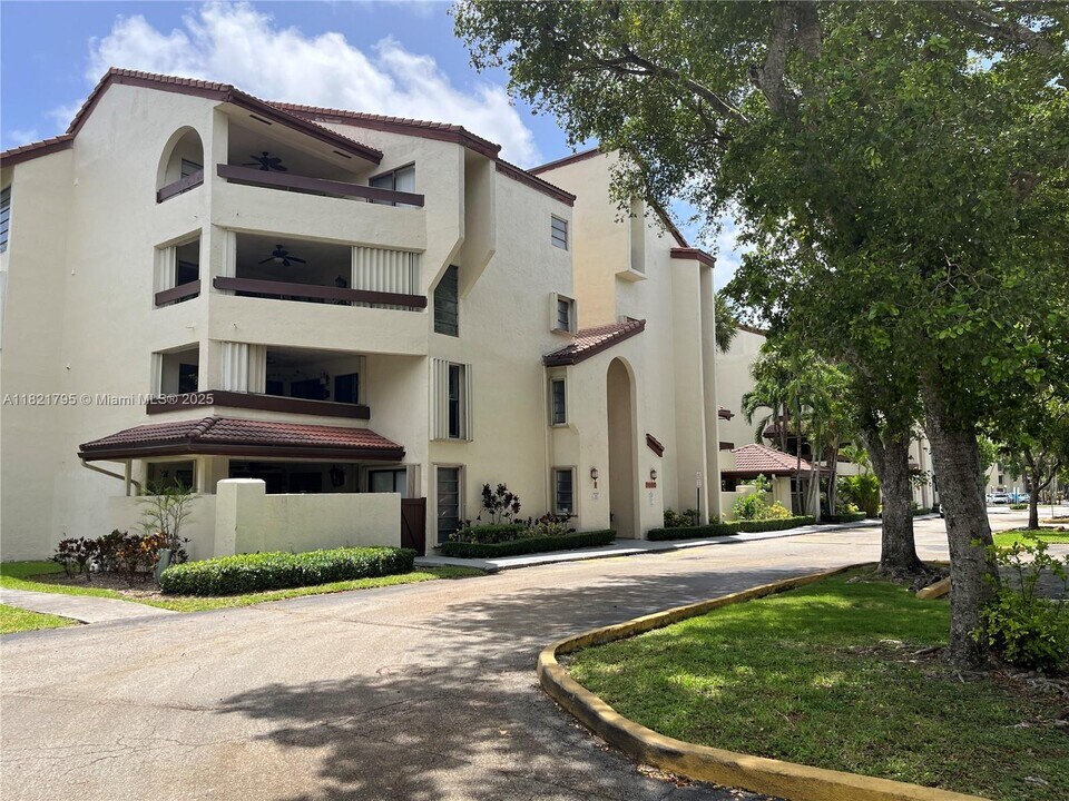9030 SW 125th Ave in Miami, FL - Building Photo