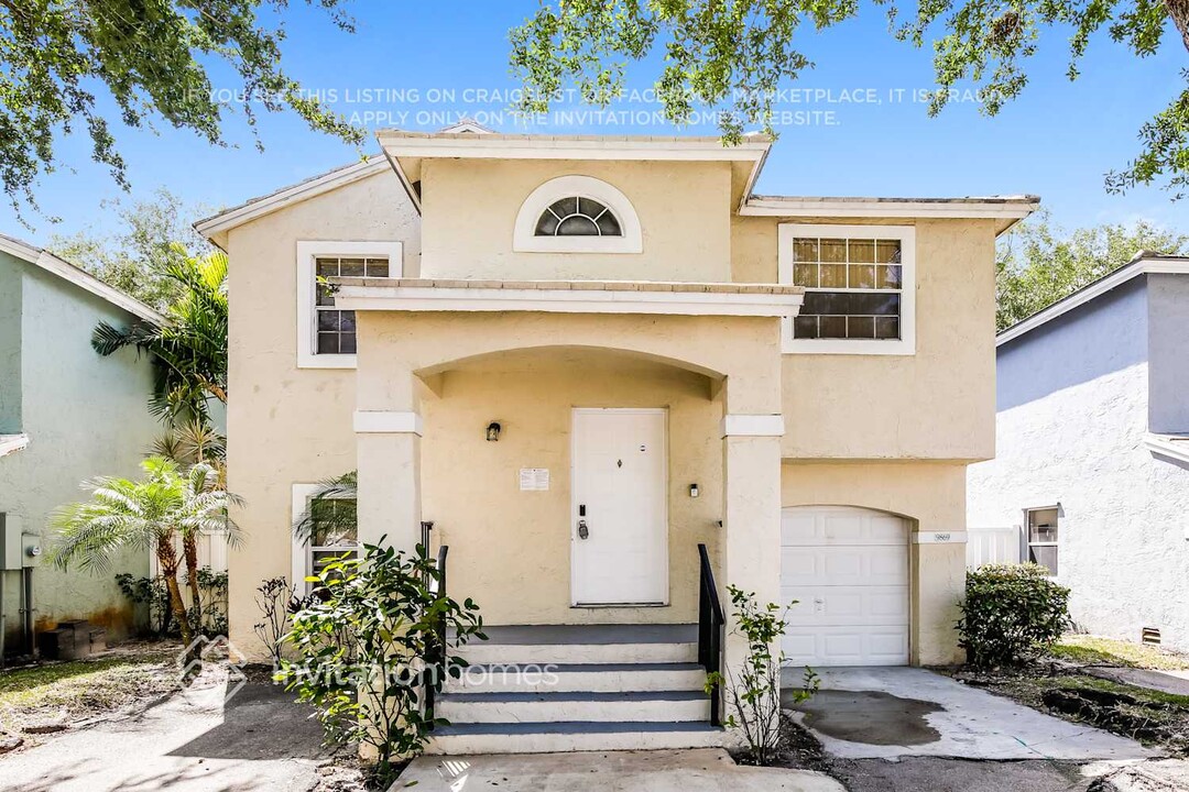 9869 NW 2nd Ct in Plantation, FL - Building Photo