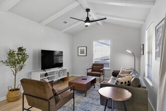 1205 Arthur Stiles Rd in Austin, TX - Building Photo - Building Photo