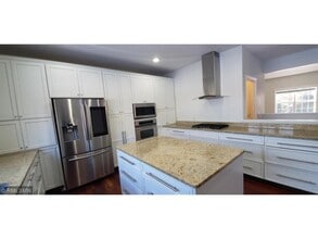 25200 Yellowstone Trail in Excelsior, MN - Building Photo - Building Photo