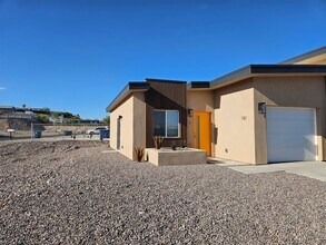 181 Hacienda Loop in Bullhead City, AZ - Building Photo - Building Photo