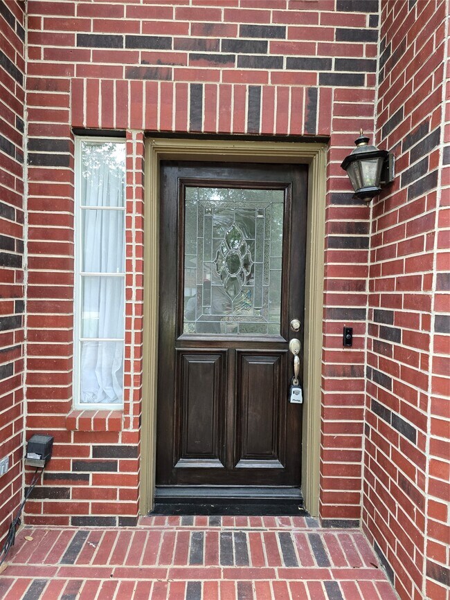 12018 McKinney Falls Ln in Sugar Land, TX - Building Photo - Building Photo