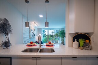 1550 Brickell Ave in Miami, FL - Building Photo - Building Photo
