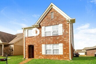 10186 Sterling Ridge Dr in Cordova, TN - Building Photo - Building Photo
