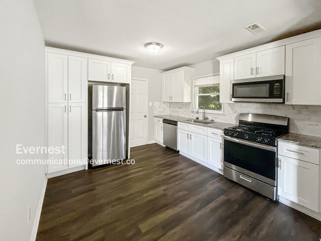 715 Milan Rd E in Charlotte, NC - Building Photo - Building Photo