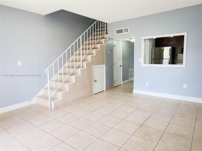 1255 W 53rd St in Hialeah, FL - Building Photo - Building Photo