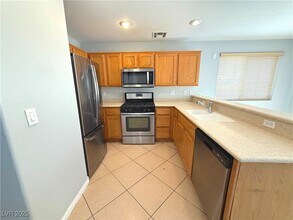 1140 Lilac Charm Ave in Las Vegas, NV - Building Photo - Building Photo