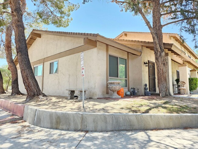 1018 Peg St in Ridgecrest, CA - Building Photo - Building Photo