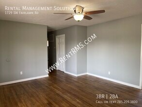 1729 SW Fairlawn Rd in Topeka, KS - Building Photo - Building Photo