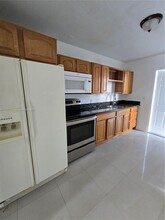 10841 SW 7th St, Unit 3 in Miami, FL - Foto de edificio - Building Photo