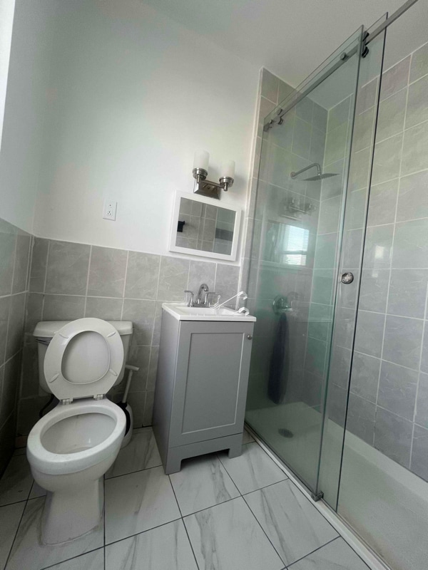 8440 60th Dr in Queens, NY - Building Photo - Building Photo