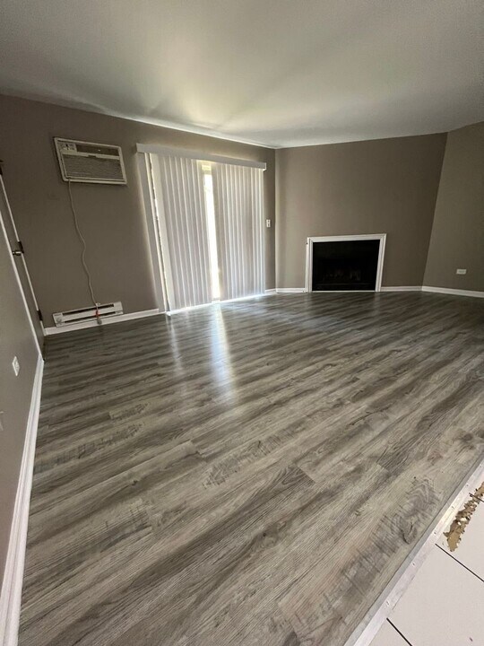 526 E Spruce Dr in Palatine, IL - Building Photo