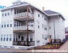 592 Diamond Hill Rd in Woonsocket, RI - Foto de edificio