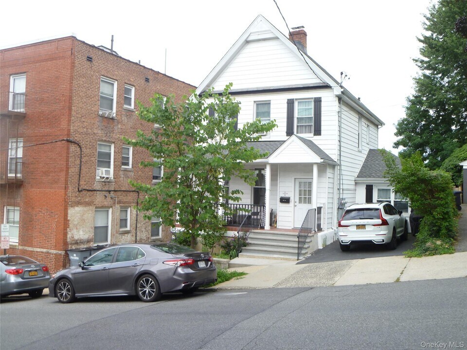 38 Fairview Ave in Tuckahoe, NY - Building Photo