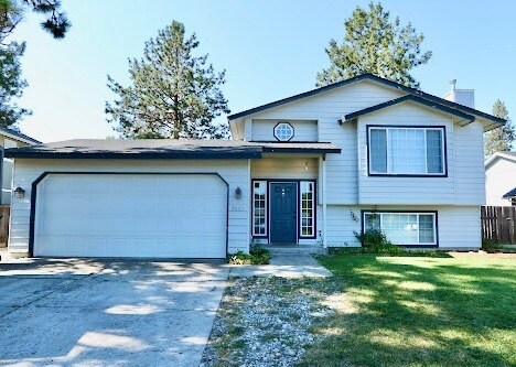 9663 N Ptarmigan Dr in Hayden, ID - Building Photo