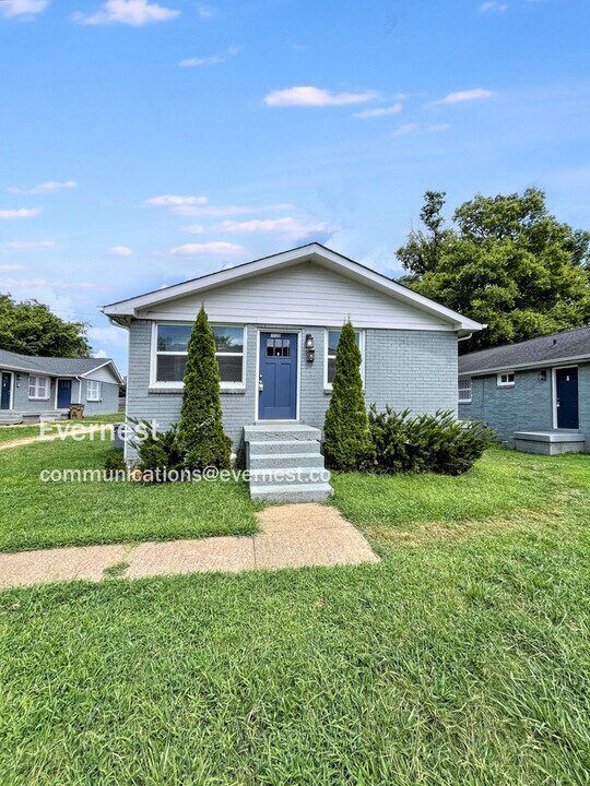 1730 17th Ave N in Nashville, TN - Building Photo