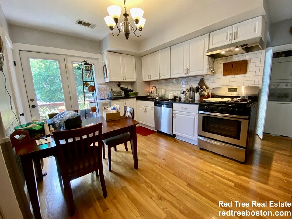 56 Jackson St, Unit 2 in Quincy, MA - Foto de edificio