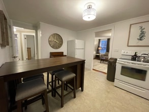 1 Norwood Ave, Unit Unit C in Camden, ME - Foto de edificio - Building Photo