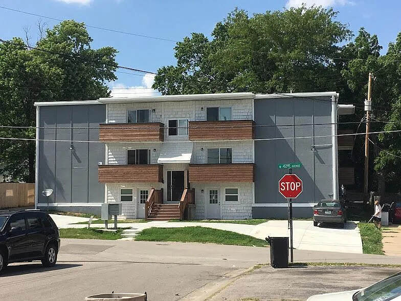 KCK Apartments in Kansas City, KS - Foto de edificio