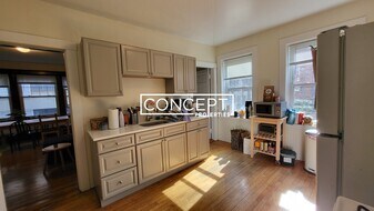 12 Centre St in Cambridge, MA - Building Photo