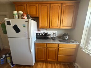 406 Highland Ave, Unit 3 in Somerville, MA - Building Photo - Building Photo