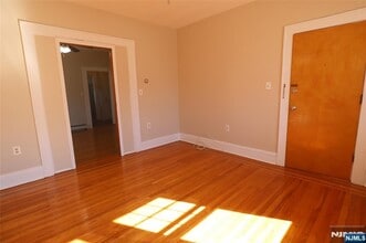 549 2nd in Lyndhurst, NJ - Building Photo - Building Photo