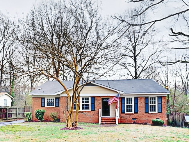 6422 War Eagle Ln in Charlotte, NC - Building Photo - Building Photo