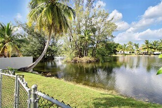 89 Corydon Dr in Miami Springs, FL - Building Photo - Building Photo