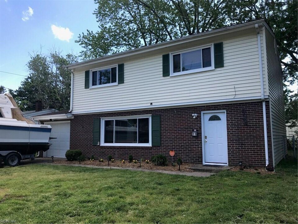 11 Southwind Dr in Hampton, VA - Building Photo