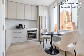 150 Lawrence St in Brooklyn, NY - Foto de edificio - Building Photo