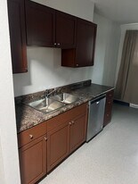 117 3rd St in Center, ND - Building Photo