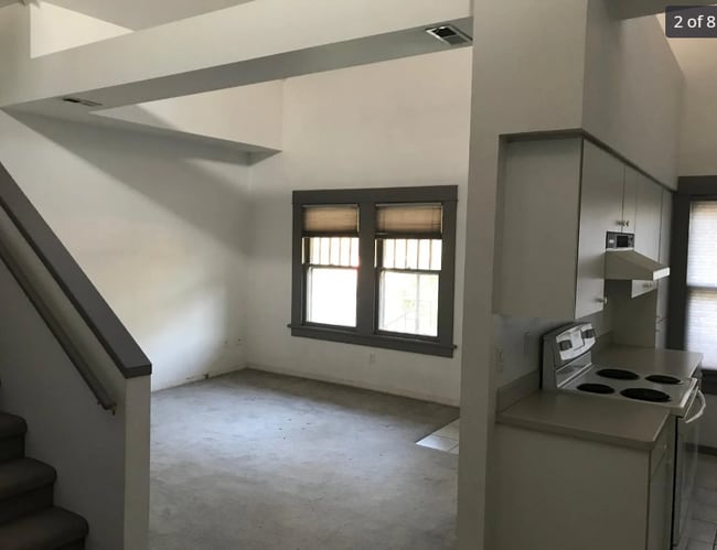 5830 S Kelly Ave, Unit #1 in Portland, OR - Building Photo - Building Photo