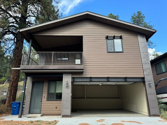 712 E Zuni Dr in Flagstaff, AZ - Foto de edificio - Building Photo