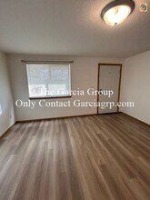 92 E Burnside St in Portland, OR - Building Photo - Building Photo
