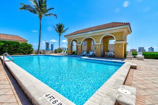 403 S Sapodilla Ave in West Palm Beach, FL - Building Photo