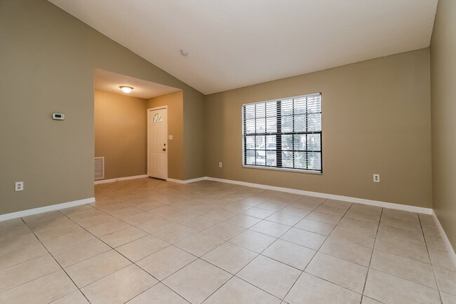 1305 Jambalana Dr in Holiday, FL - Foto de edificio - Building Photo