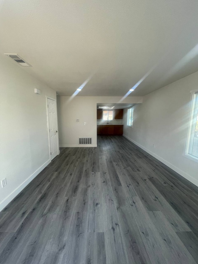 148 E Amador St in Fresno, CA - Building Photo - Building Photo