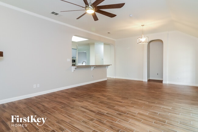 1009 Sycamore St in Burleson, TX - Building Photo - Building Photo