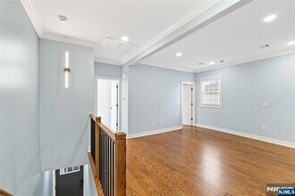 8 Essex St in Nutley, NJ - Building Photo - Building Photo