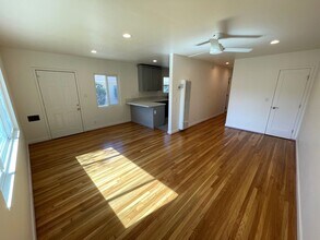 285 Estrella St, Unit 285 Estrella in Ventura, CA - Building Photo - Building Photo
