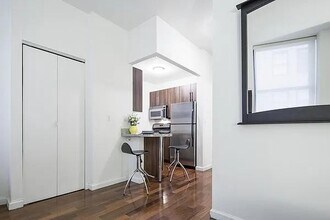 1 Wall Street Ct in New York, NY - Building Photo - Building Photo