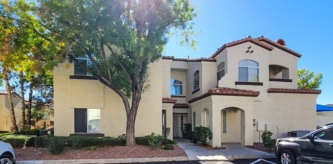 property at 2975 Bluegrass Ln
