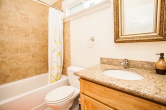 152 International Boulevard, Unit 1A in Oakland, CA - Building Photo - Building Photo